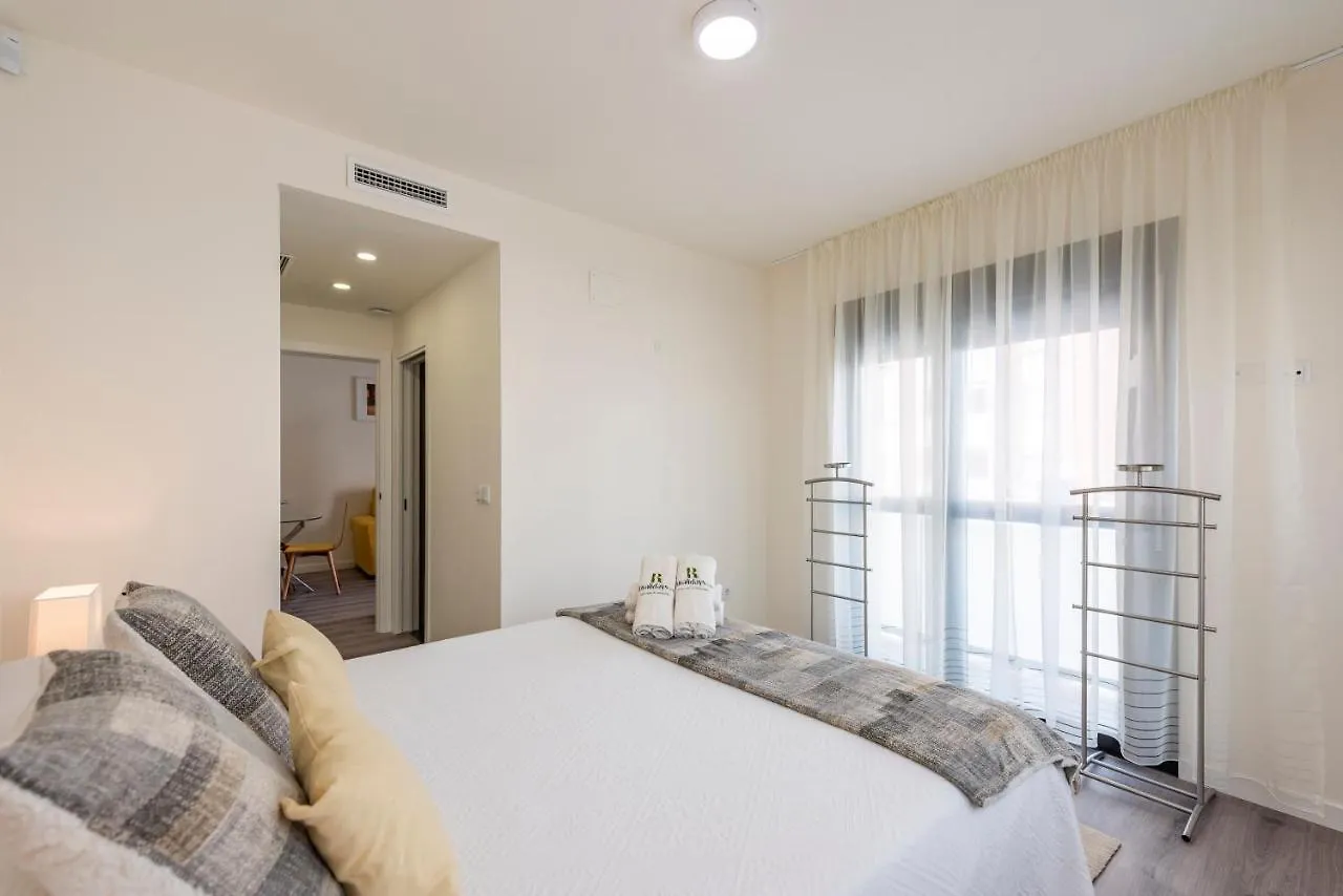 Modern Apartment Next To Train/Bus Station マラガ