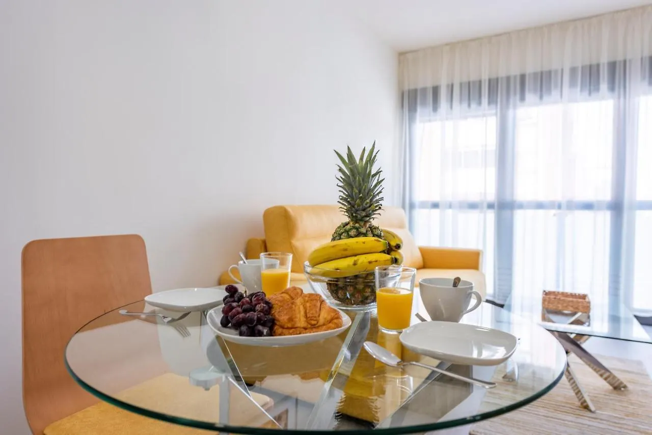 Modern Apartment Next To Train/Bus Station مالقة