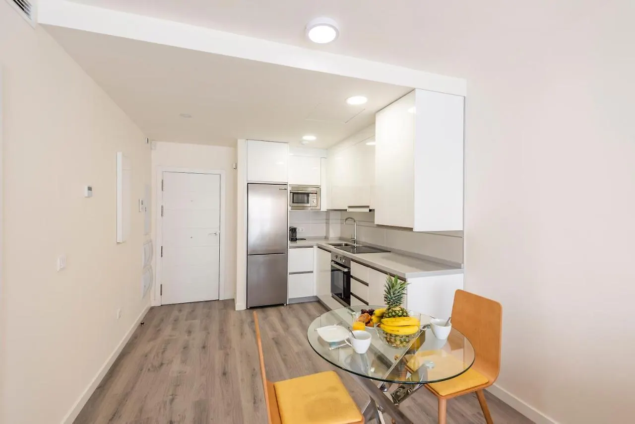 Modern Apartment Next To Train/Bus Station マラガ