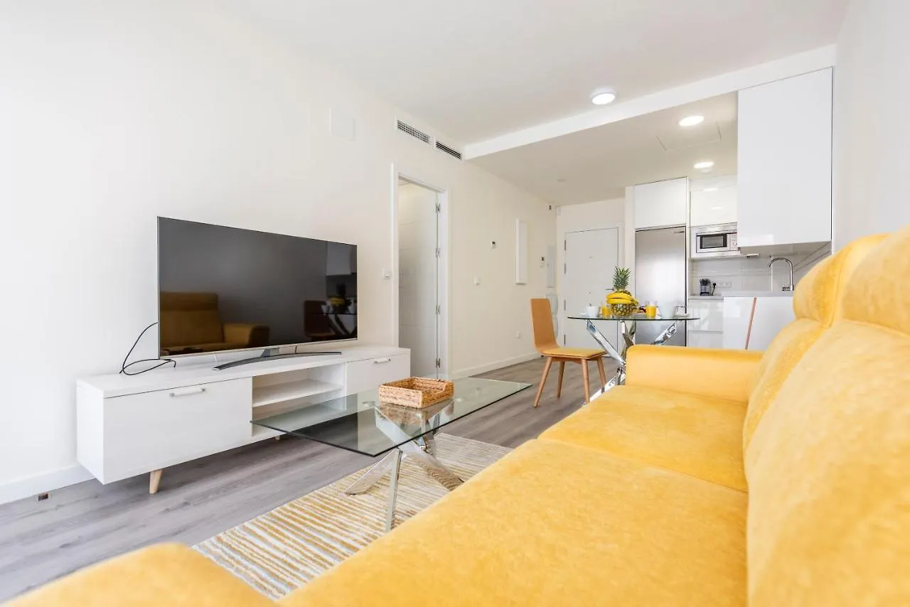 Modern Apartment Next To Train/Bus Station マラガ 0*,  スペイン